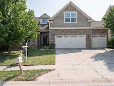 6113 Golden Eagle Dr Zionsville, IN 46077