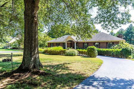 101 Clubhouse Dr Nicholasville, KY 40356