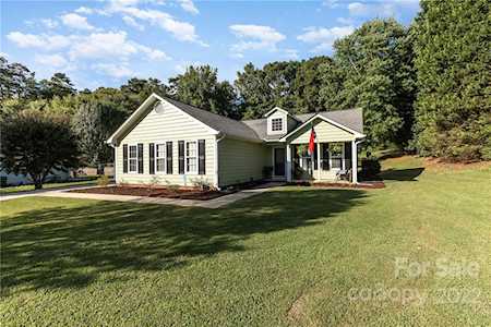 2413 Briar Trail Ct Matthews, NC 28104
