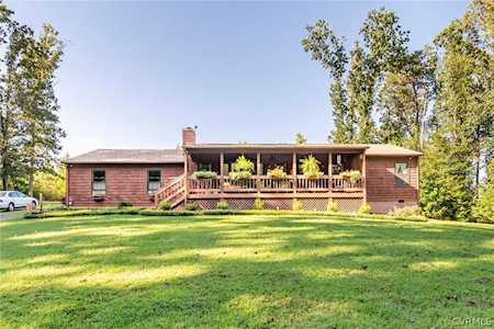 4776 Fox Lair Rd Gum Spring, VA 23065