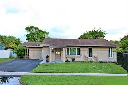 7811 NW 74th Ave Tamarac, FL 33321