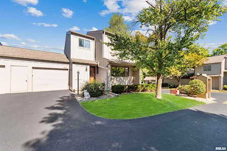 5105 W Arrowood Place Peoria, IL 61615