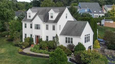 14-F Farmington Dr Shrewsbury, MA 01545