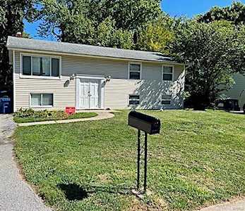 3314 Hannibal Dr St Charles, MO 63301