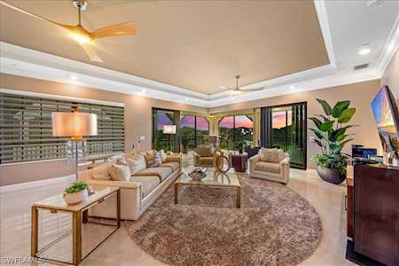 16371 Viansa Way #201 Naples, FL 34110