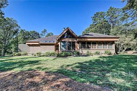 208 Bubbling Well Rd Matthews, NC 28105