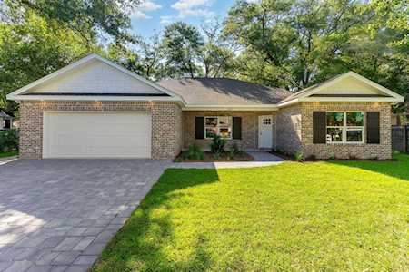 320 N Cedar Avenue Niceville, FL 32578