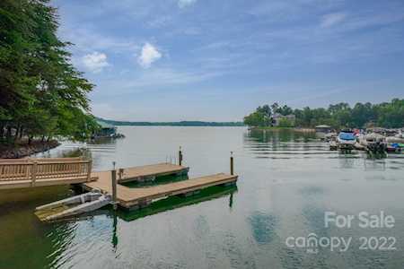 4521 Island Waters Dr Denver, NC 28037