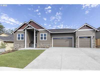 1715 NE Clayton DR Estacada, OR 97023