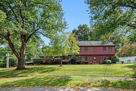 22 Dean Rd Reading, MA 01867
