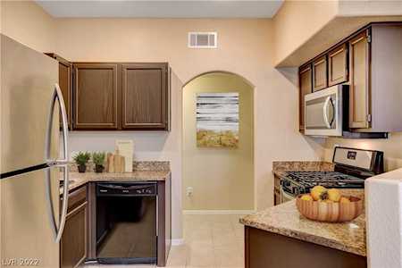 6480 Annie Oakley Dr #411 Las Vegas, NV 89120