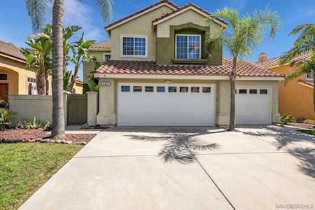 2451 Bear Rock Glen Escondido, CA 92026