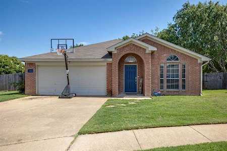 5903 Aloe Court Arlington, TX 76017