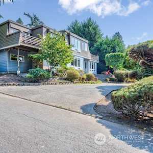 1315 7th St W Kirkland, WA 98033