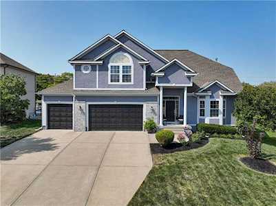 1208 Thompson Circle Raymore, MO 64083