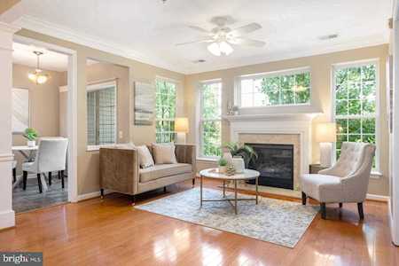 1405 Roundhouse Ln #306 Alexandria, VA 22314