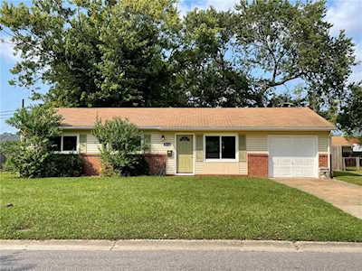 3036 Bowling Green Dr Virginia Beach, VA 23452