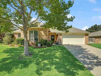 2601 Stone Hollow Drive Bedford, TX 76021