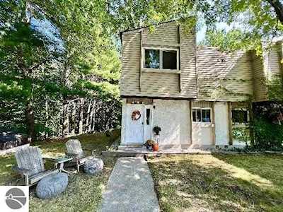 10731 S Timberlee Drive Traverse City, MI 49684