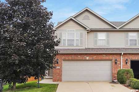 2329 W Kenfield Ct Peoria, IL 61615