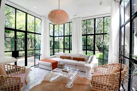 84 Tradd St Charleston, SC 29401
