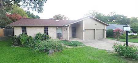 2010 Warwick Drive Arlington, TX 76015