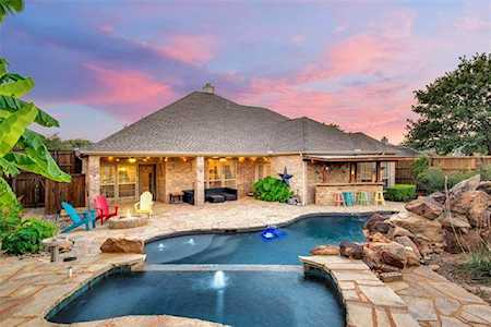 2213 High Pointe Drive Corinth, TX 76210