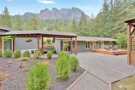 7438 Moon Valley Rd SE North Bend, WA 98045