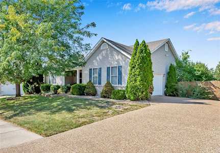 7017 Whisper Creek Dr Wentzville, MO 63385