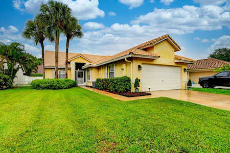3723 S Lancewood Place Delray Beach, FL 33445