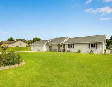 1799 E Springfield Drive Warsaw, IN 46582
