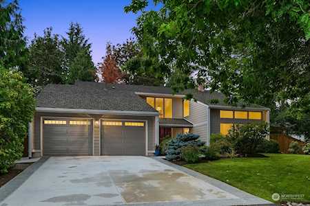 1025 NW Honeywood Place Issaquah, WA 98027