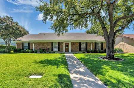 1624 Woodcrest Lane Carrollton, TX 75006