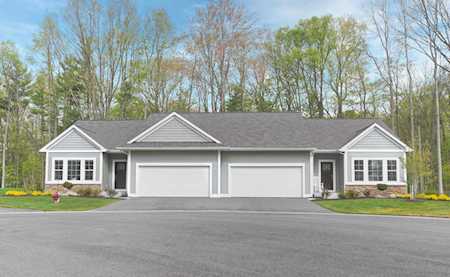 151 Blue Violet Ln #106 Comstock Park, MI 49321