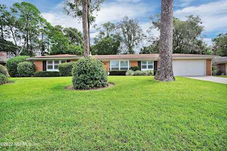 6835 La Loma Dr Jacksonville, FL 32217