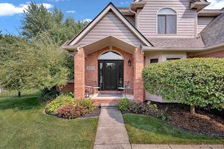 49324 Stratford Chesterfield, MI 48047