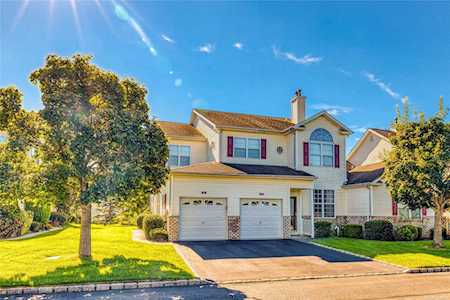 16 Constantine Way Mount Sinai, NY 11766