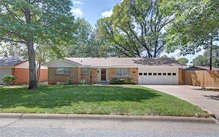 406 Norman Drive Euless, TX 76040