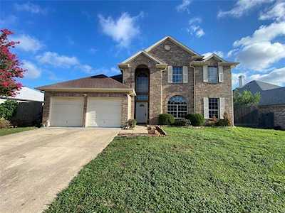 217 E Embercrest Drive Arlington, TX 76018