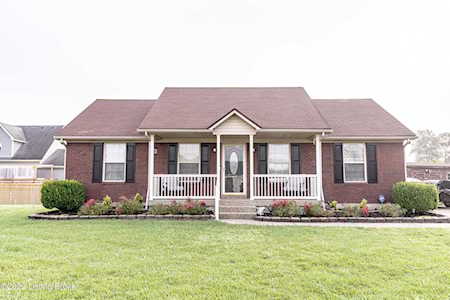 270 White Blossom Dr Shepherdsville, KY 40165