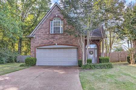 9968 Misty Elm Dr Memphis, TN 38016