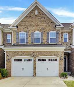 106 Clarendon St Mooresville, NC 28117