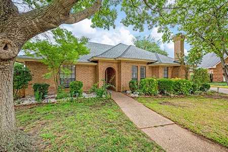 4905 Indian Wells Court Arlington, TX 76017
