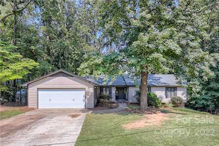 8009 Golf Course Dr N Denver, NC 28037