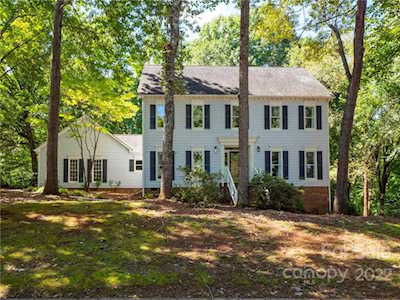 10101 Balmoral Circle Charlotte, NC 28210
