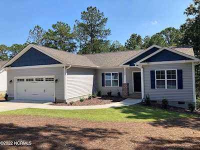 160 Sandhills Circle Pinehurst, NC 28374