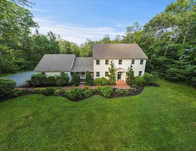 211 Hedgerose Ln Hopkinton, NH 03229