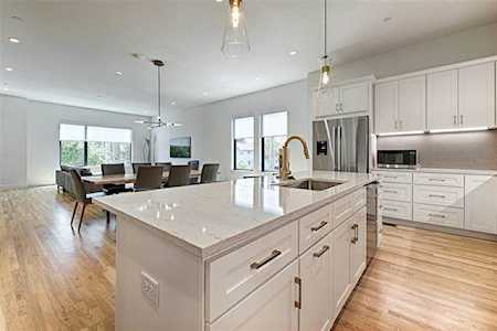 2633 Reagan Street #201 Dallas, TX 75219