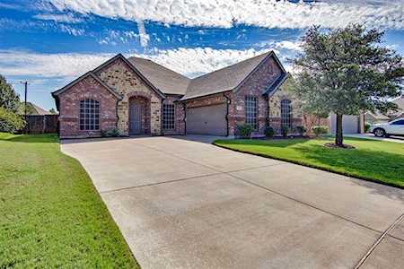 1144 Rosemary Court Burleson, TX 76028