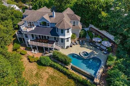 25 Prestwick Lane Mashpee, MA 02649